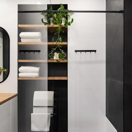 Luxe Living Kazimierz With Patio Apartmán